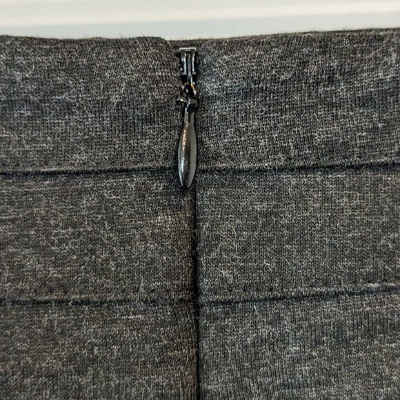 CAbi Miranda Gray Pencil Skirt Womens Size 4 Paneled Charcoal Back-Zip Stretch - Picture 13 of 16